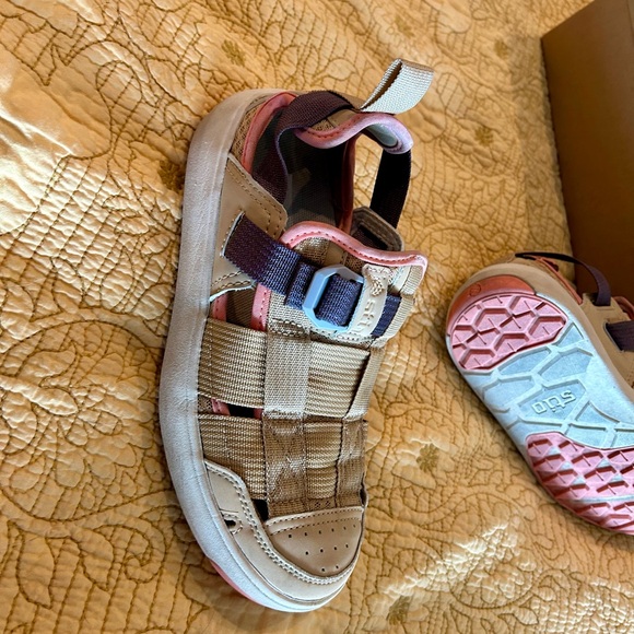 Adorable boat shoes Multicolored tan water/boat shoes Size37/6 - Picture 4 of 7